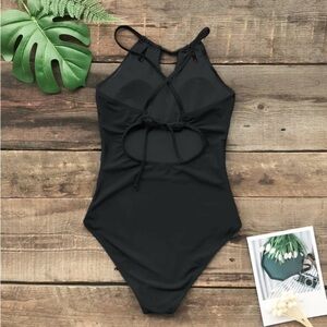 Women's High Neck Cutout One Piece
Swimsuit Black-xl new 🆕